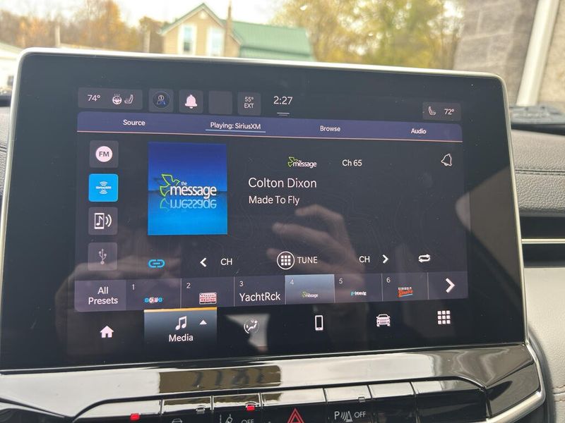 Used 2023 Jeep Compass LimitedImage 11