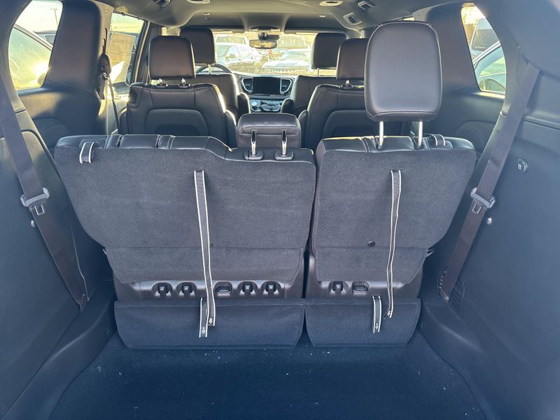 New 2026 Chrysler Pacifica SelectImage 9