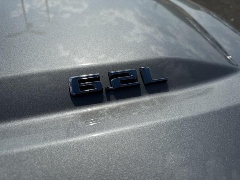 2024 Chevrolet Silverado 1500 High Country photo 4