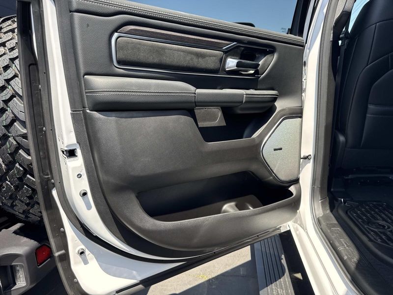 New 2026 RAM 1500 Laramie Crew Cab 4x4 6'4' Box