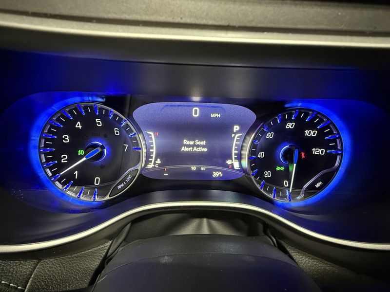 New 2026 Chrysler Pacifica SelectImage 27