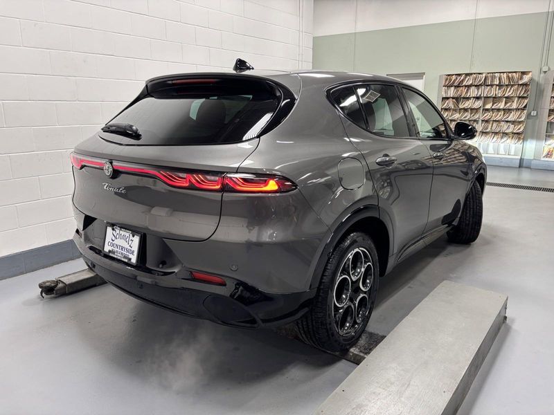 New 2025 Alfa Romeo Tonale AwdImage 8