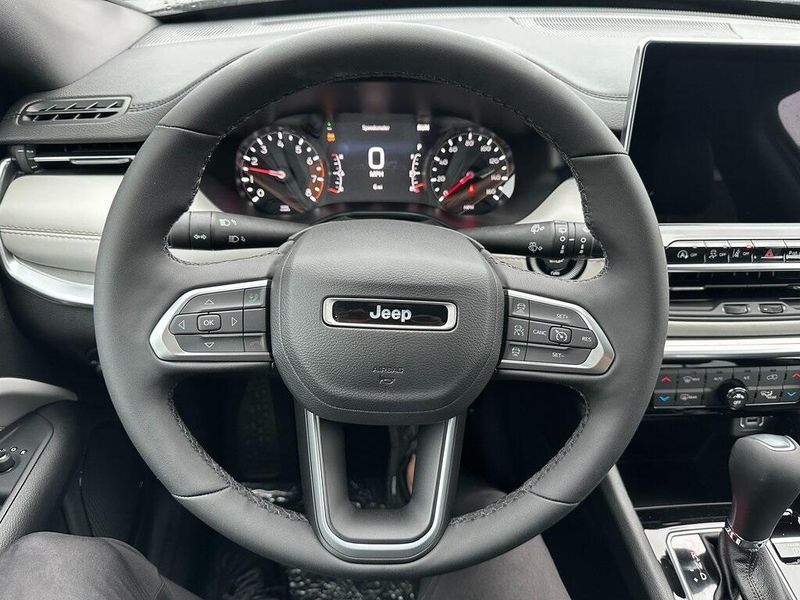 2026 Jeep Compass Limited photo 2