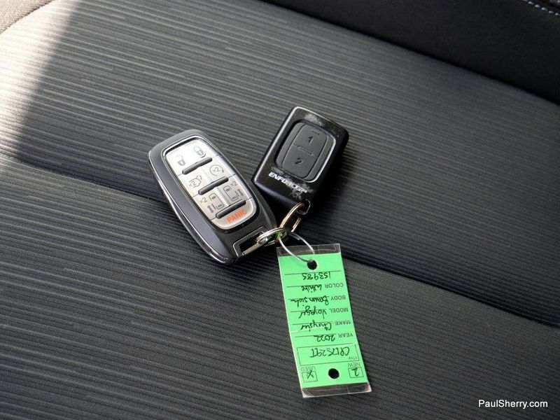 Used 2022 Chrysler Voyager LXImage 53
