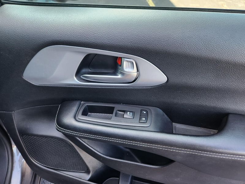 Used 2021 Chrysler Pacifica Touring L S
