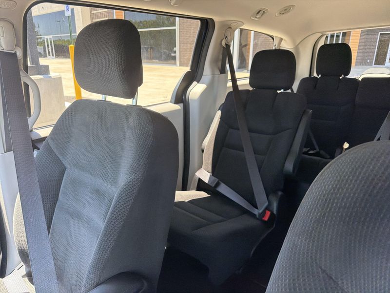Used 2016 Dodge Grand Caravan SEImage 41