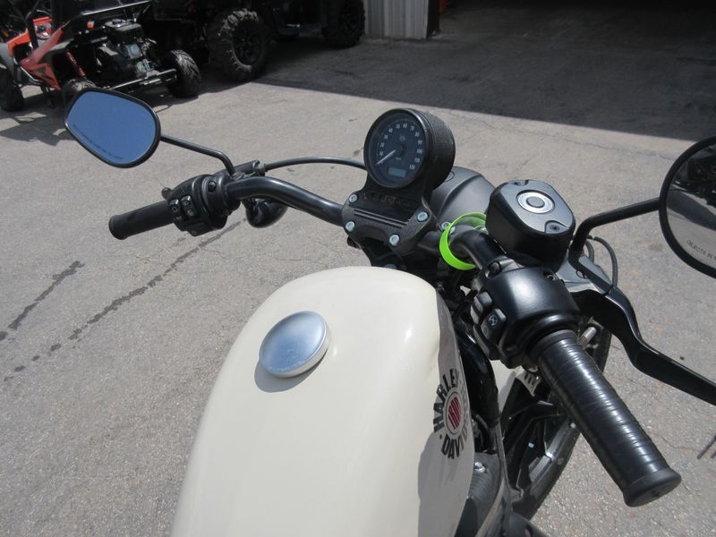 USED 2022 HARLEY SPORTSTER IRON 883 Image 10