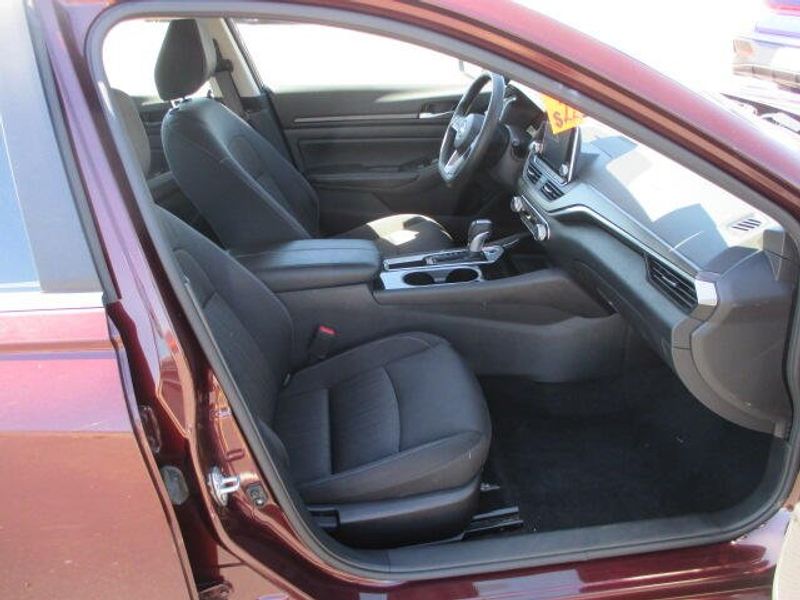 Used 2024 Nissan Altima 2.5 SVImage 23