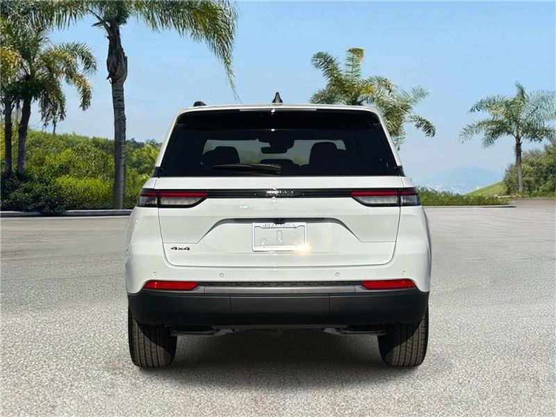New 2026 Jeep Grand Cherokee Laredo Altitude 4x4