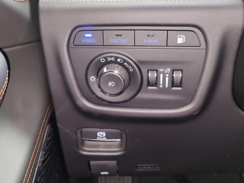 Used 2024 Jeep Grand Cherokee 4xe Summit ReserveImage 40