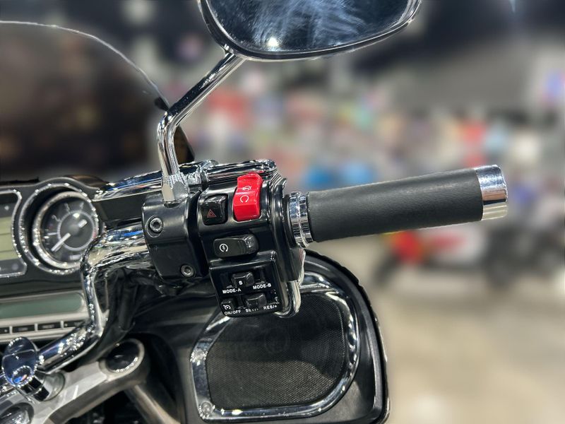 Used 2012 Kawasaki VULCAN 1700 VOYAGER ABS Image 17