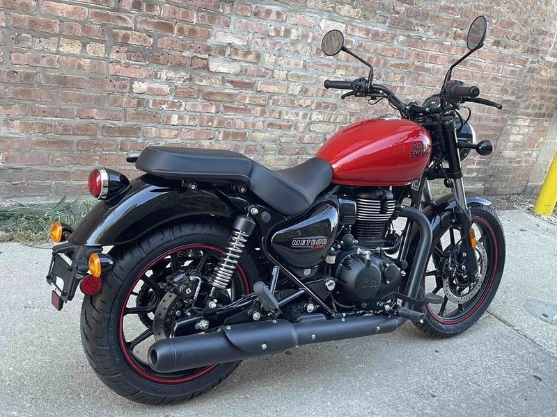 2022 Royal Enfield Meteor Fireball Red  Image 5