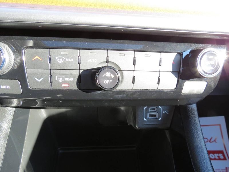 Used 2024 Jeep Compass Limited 4x4 4dr SUVImage 23