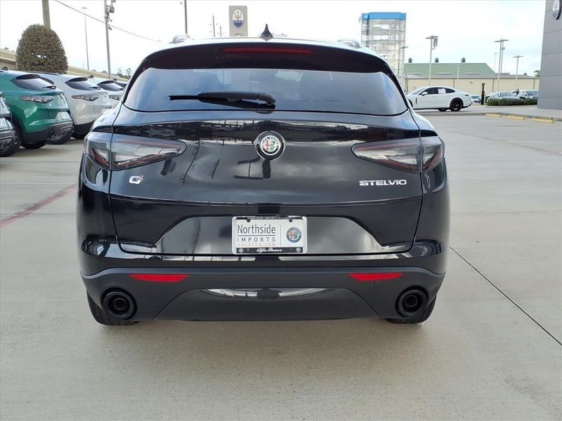 New 2025 Alfa Romeo Stelvio AWDImage 8