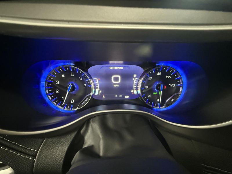 New 2027 Chrysler Pacifica SelectImage 22