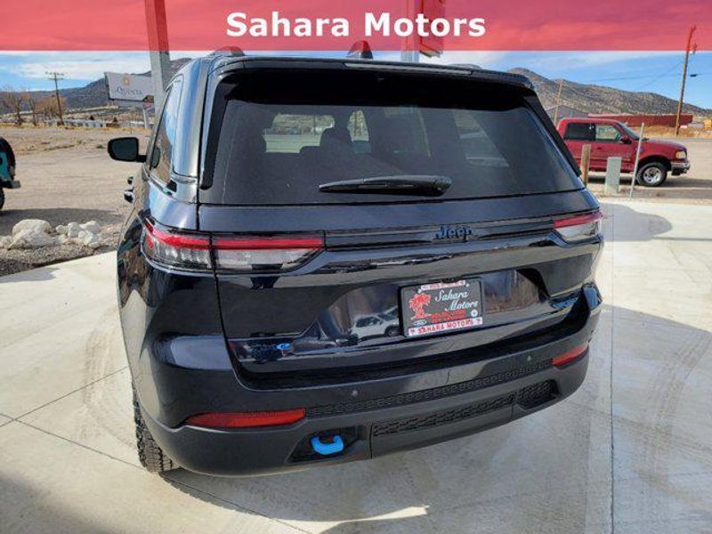 2024 Jeep Cherokee Trailhawk 4xe photo 2