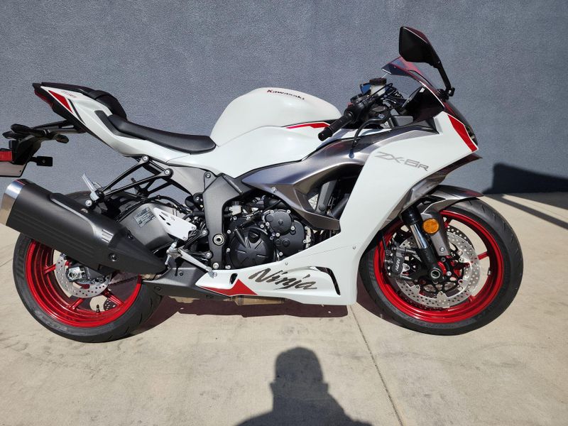 New 2025 Kawasaki NINJA ZX-6R Image 11