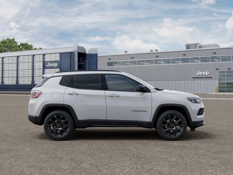 New 2026 Jeep Compass Latitude Altitude 4x4