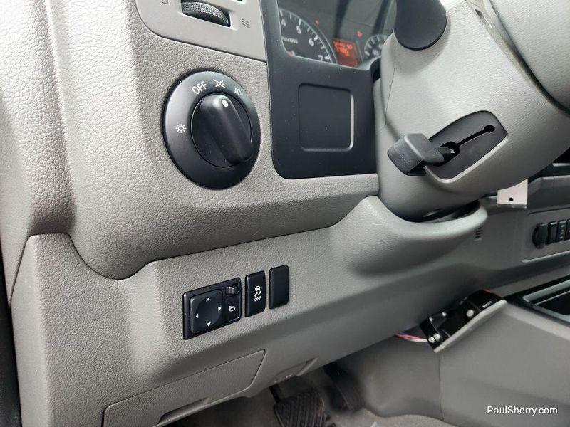 2017 Nissan NV Passenger NV3500 HD SVImage 40