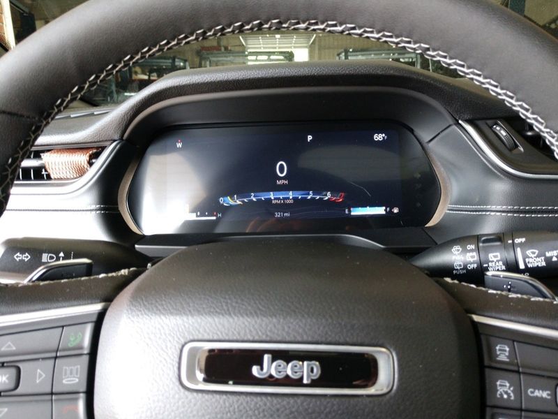 2023 Jeep Grand Cherokee L Altitude 4x4Image 21