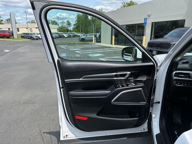 2022 Kia Telluride LXImage 23