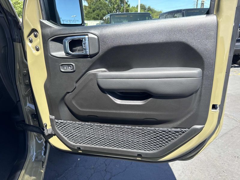 New 2026 Jeep Gladiator Sport S 4x4