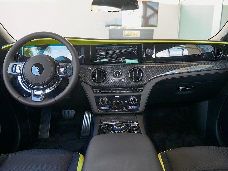 New 2026 Rolls-Royce Spectre Image 4