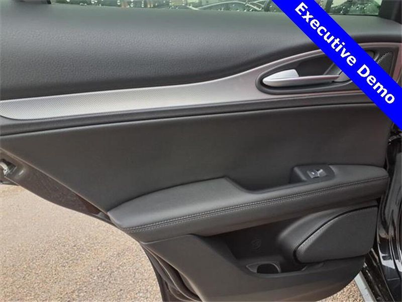 New 2025 Alfa Romeo Stelvio VeloceImage 11