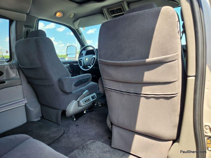 Used 2019 Chevrolet Express 2500 Image 40