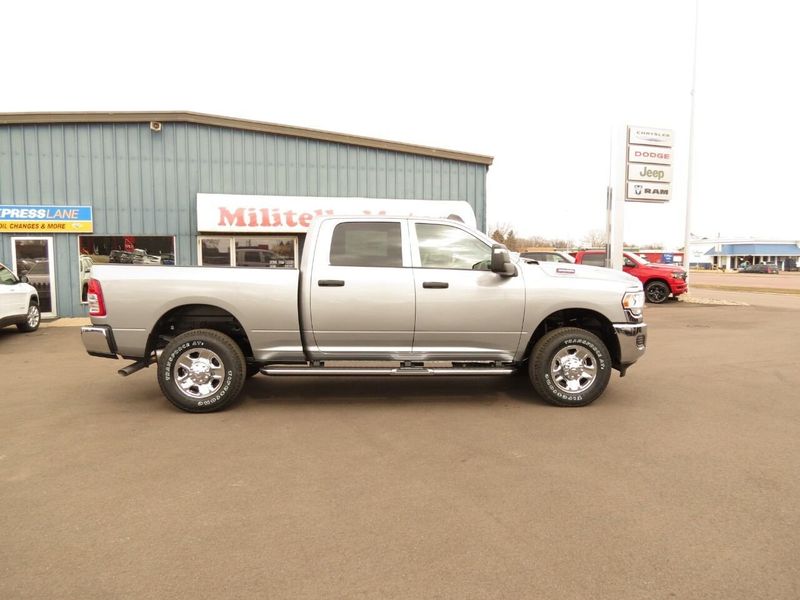 2024 RAM 3500 Tradesman Crew Cab 4x4 6