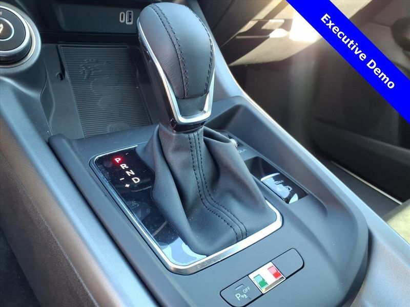 New 2025 Alfa Romeo Tonale IntensaImage 18