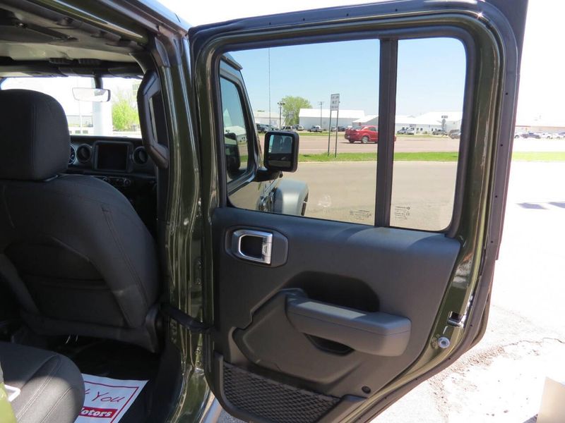 2022 Jeep Wrangler Unlimited Sport 4x4 4dr SUVImage 21