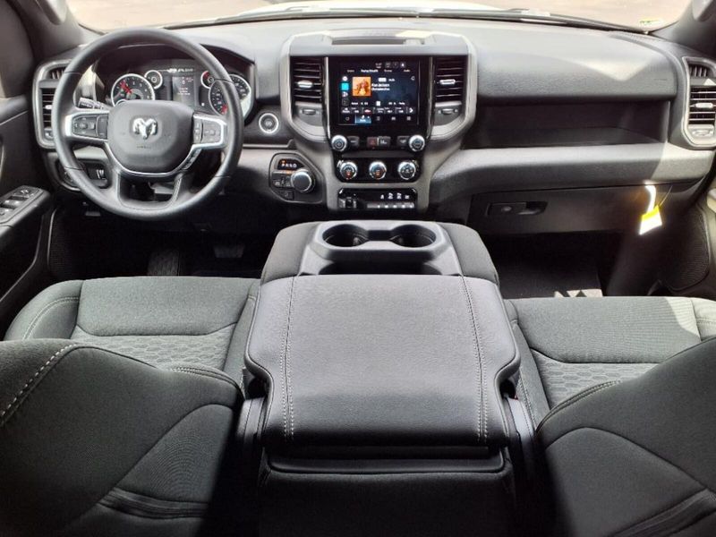 2025 Ram 1500 Tradesman photo 6