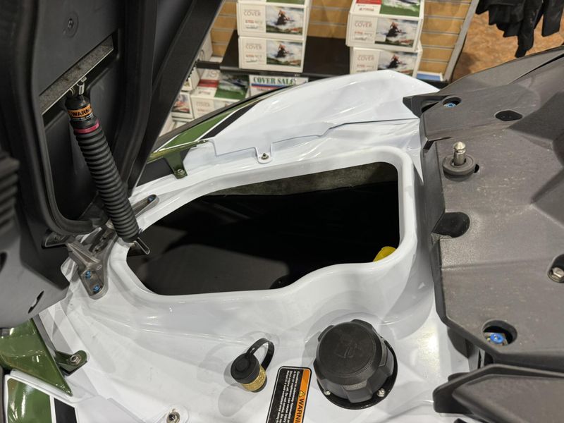 2025 Kawasaki JET SKI ULTRA 160LX-S ANGLER Image 3