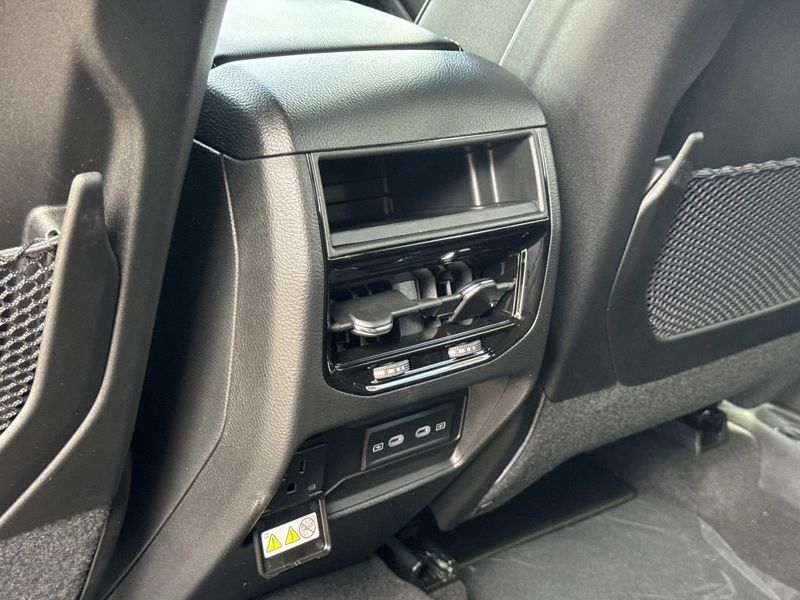 New 2026 Jeep Grand Cherokee Laredo Altitude 4x4