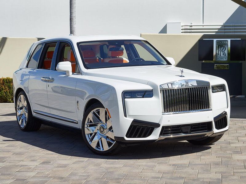 New 2027 Rolls-Royce Cullinan Image 5