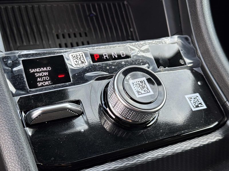 New 2026 Jeep Grand Cherokee Laredo Altitude 4x4