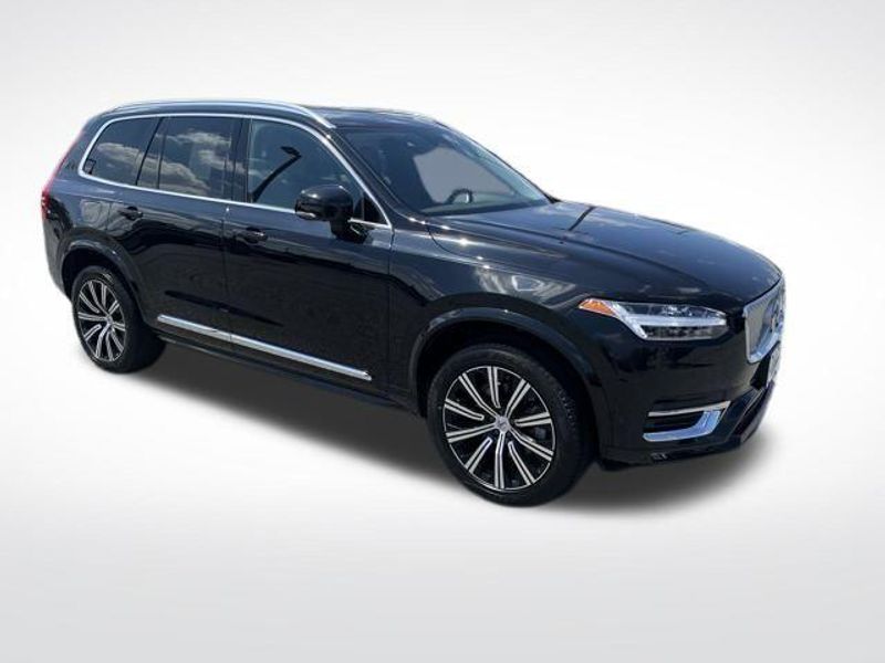 2024 Volvo XC90 B6 Plus Bright Theme