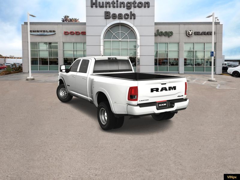 2025 RAM 3500 Limited Crew Cab 4x4 DullayImage 5