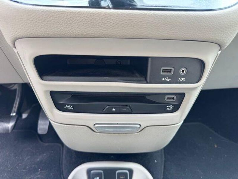 2018 Chrysler Pacifica Hybrid Limited