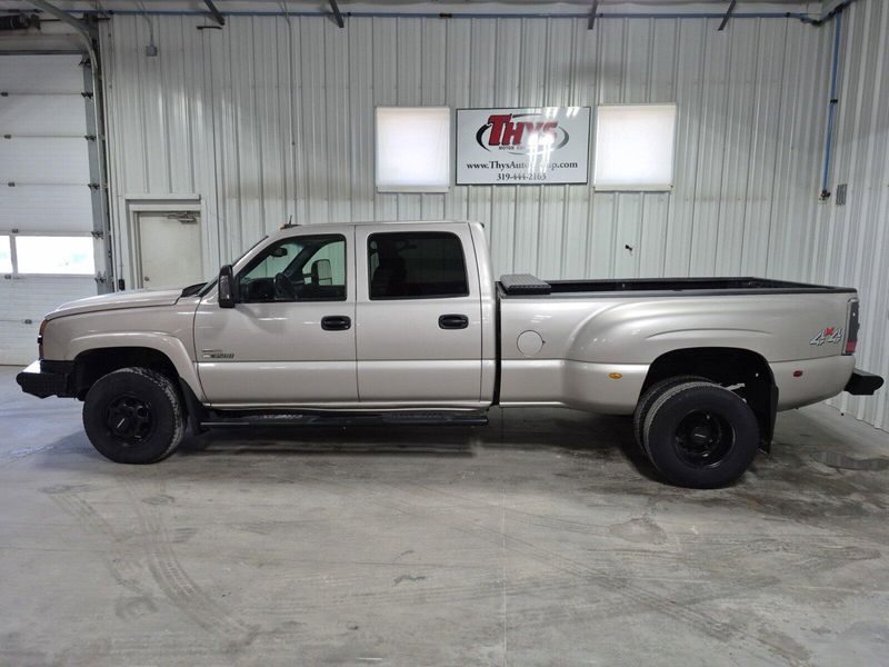 2005 Chevrolet Silverado 3500 DRW LTImage 16
