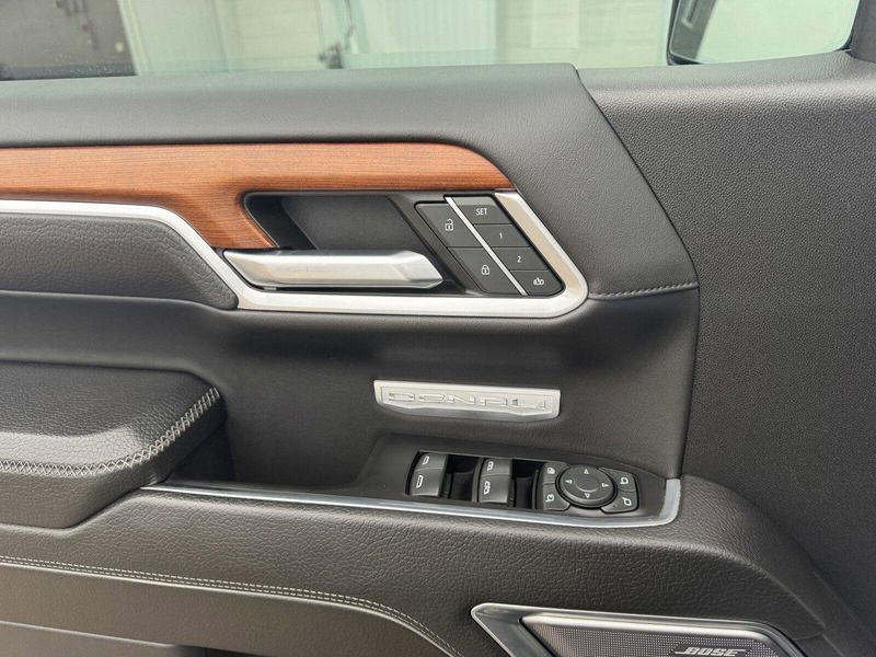 2023 GMC Sierra 1500 DenaliImage 14
