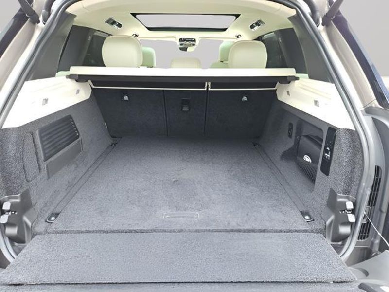 Used 2023 Land Rover Range Rover SE