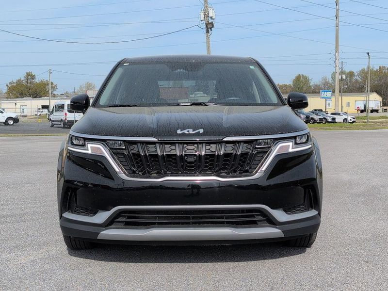 2024 Kia Carnival LXImage 8