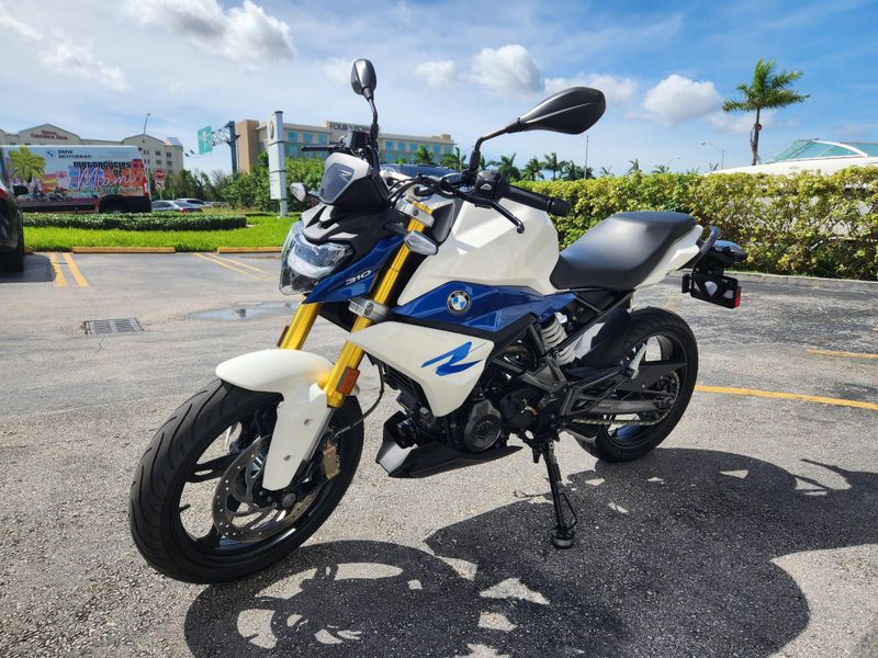 2021 BMW G 310 R  in a POLAR WHITE exterior color. BMW Motorcycles of Miami 786-845-0052 motorcyclesofmiami.com 