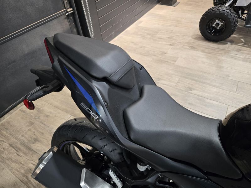 2025 Kawasaki NINJA 500 SE ABS METALLIC FLAT SPARK BLACK AND METALLIC SPARK BLACK Image 10