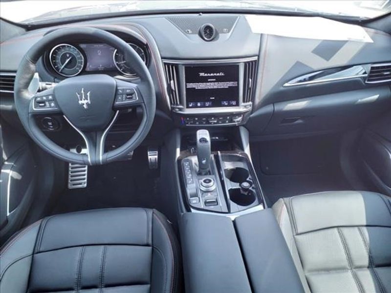 2024 Maserati Levante ModenaImage 12