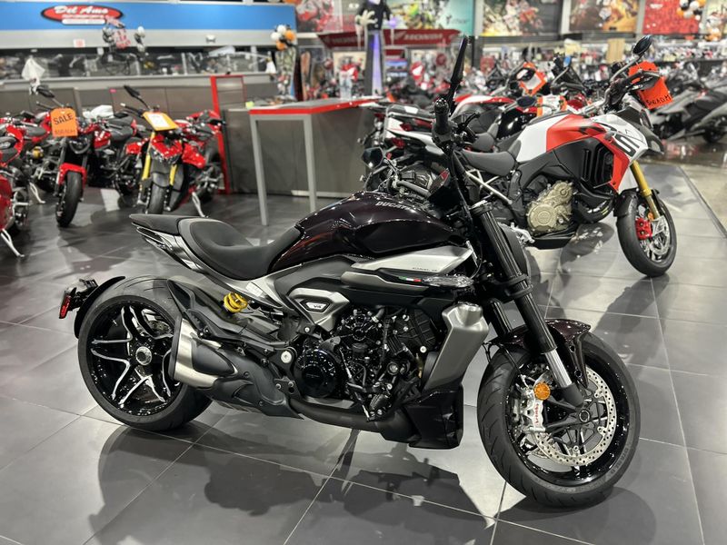 New 2026 Ducati X DIAVEL V4 Image 5