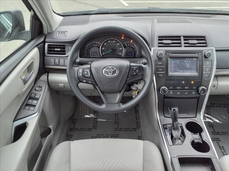 2015 Toyota Camry LEImage 5