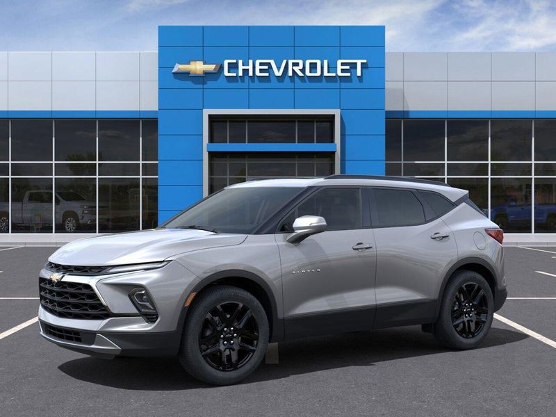 2025 Chevrolet Blazer LTImage 2